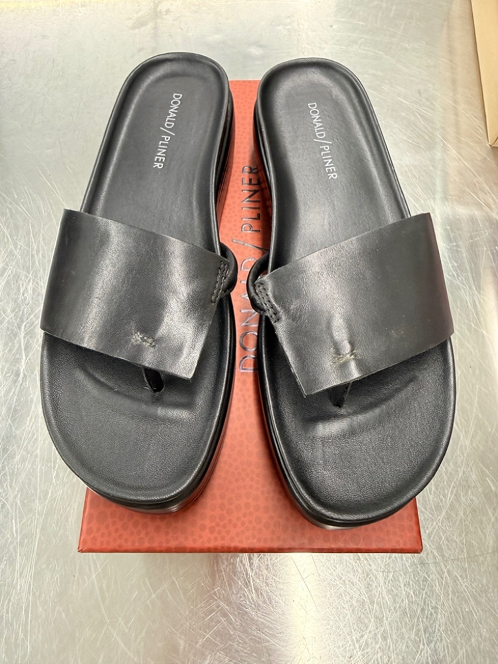 Donald Pliner, Fifi sandal, size 7.5